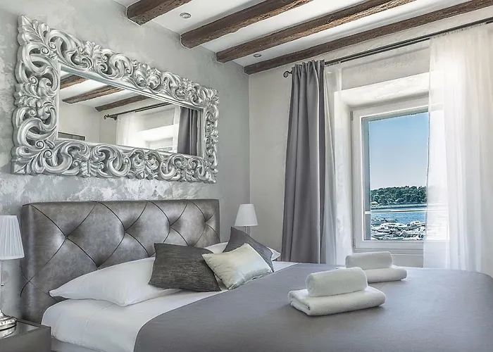 Royal View