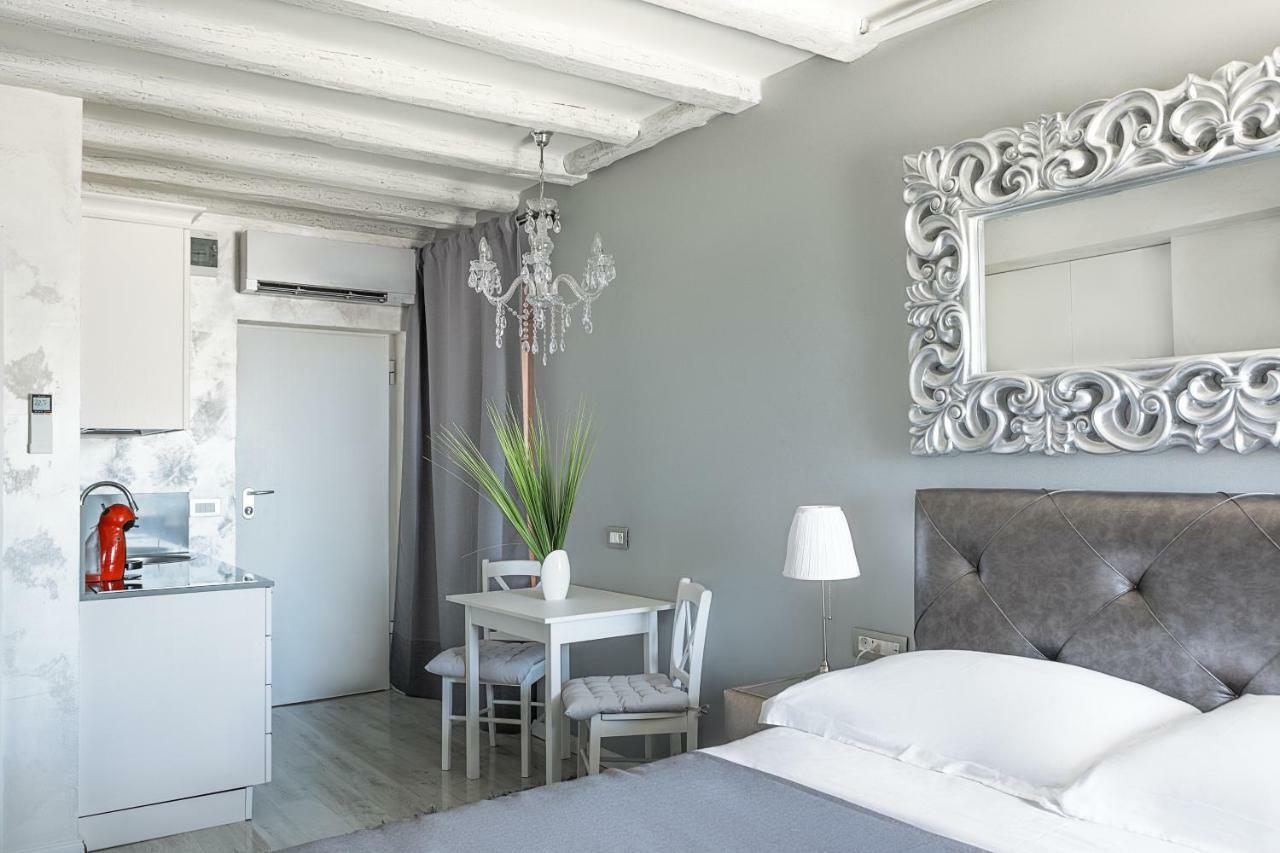 Royal View Apartment *